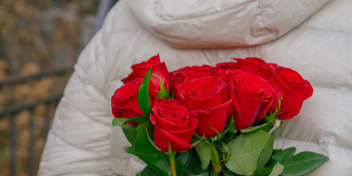 Kapımda Sen Kokulu Çiçekler / Eylem Eşsizer