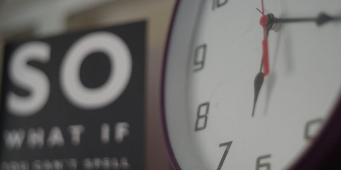 Zaman Konuştu, Ben Sustum / Nazife Yalçın