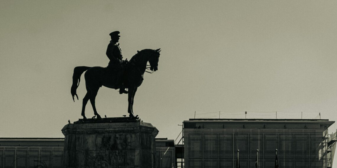 Atam ve Toprağım / Erdem Arlaner