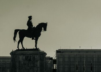 Atam ve Toprağım / Erdem Arlaner