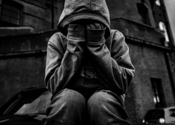 Ben İsimsiz Bir Çocuğum / Rojin Aktaş