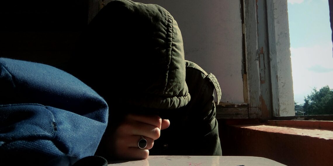 İki Yüz İki / Emirşah Sarıoğlu