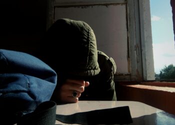 İki Yüz İki / Emirşah Sarıoğlu