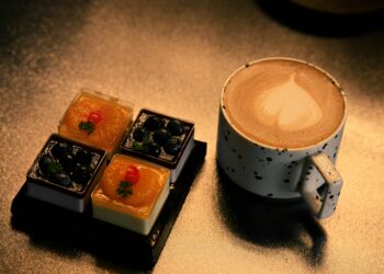 Kahveden Önce / Semra Üstün