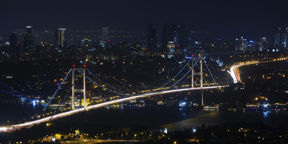 İzledim İstanbul’u / Dilara Pınar Arıç