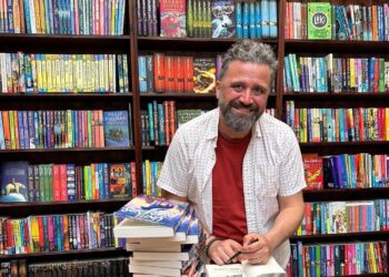 Phil Earle ile Söyleşi / Serpil Meriç