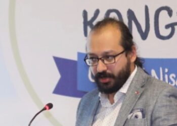 Adli Tıp Masasından Polisiye Romanına Uzanan Sıradışı Bir Yolculuk: Dr. Cihangir Işık / Serpil Meriç