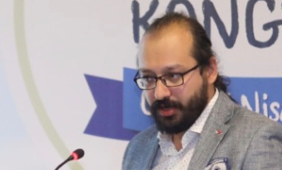 Adli Tıp Masasından Polisiye Romanına Uzanan Sıradışı Bir Yolculuk: Dr. Cihangir Işık / Serpil Meriç