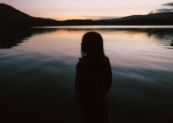 İnsanım Ben / Aleyna Uçal