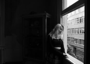 Zamanın Sesi / Zekine Dündar