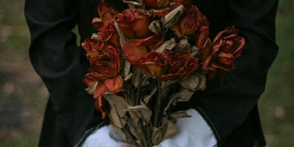 Faust ve Gölge Yanlarımız / Başak Altuğ