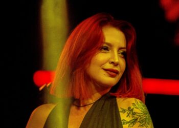 Güzel Müzisyen Ezgi Beyaz ile Söyleşi / Betül Fırat