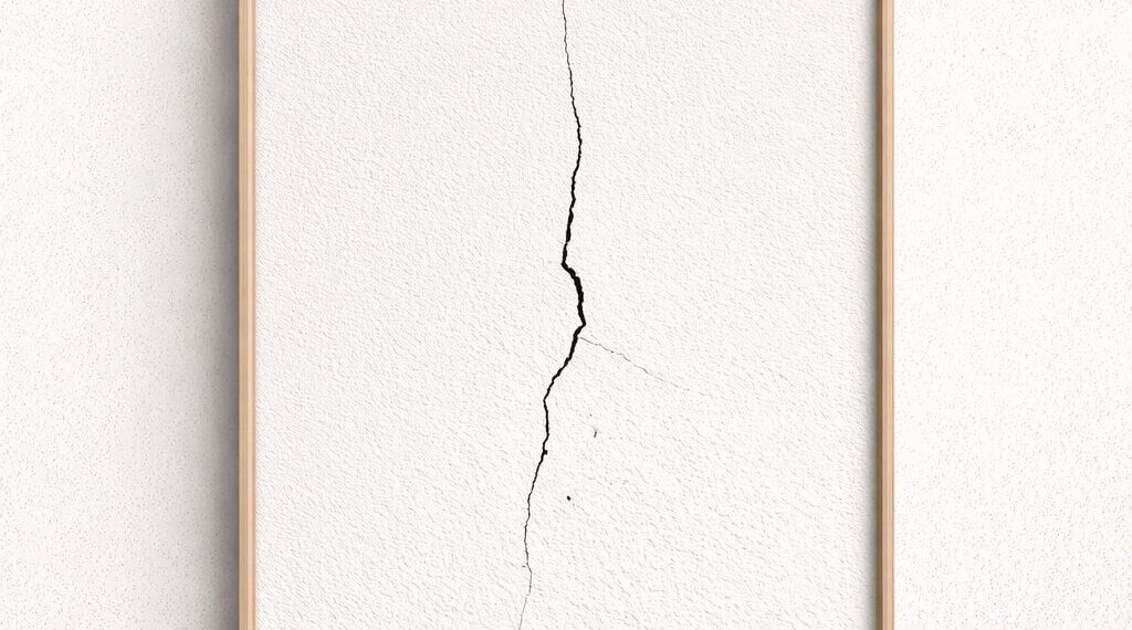 İnsan En Çok Küçük Şeylerden Kırılır