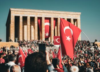 Sesi Uykuda Kalanlara / Eren Düzgün