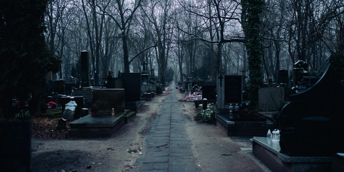 İki Mezar İki İsim / Günay Oktay