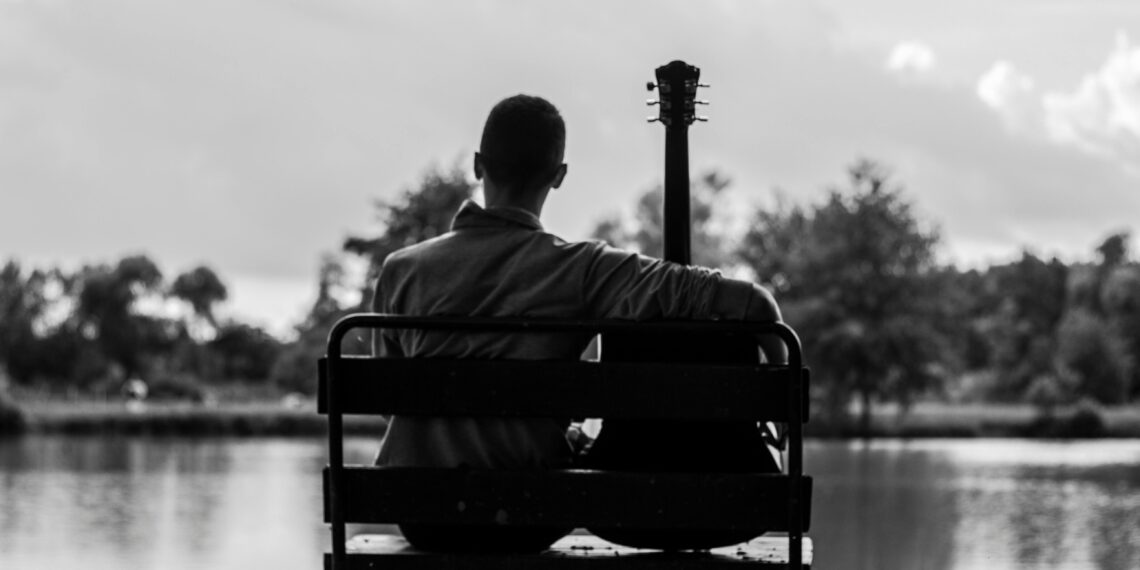 İki Gönül Arasında / Erkan Eren