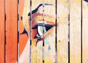 Yine Susuyorsun / Leyla Güven