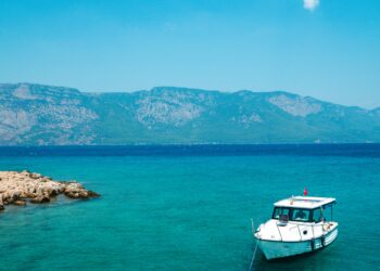 Özdere : Toprağın Şarkısı ve Kadim Ritüel / Reyhan Ertok