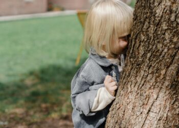 Saklambaç Çocuk / Murat Şener