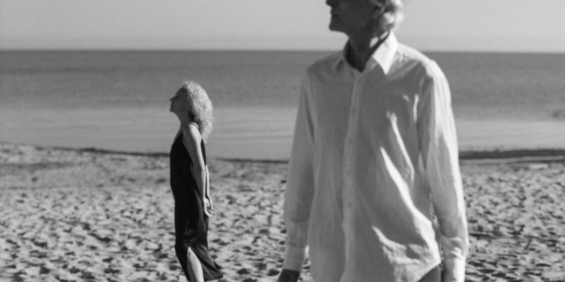 Dünya Dönerken / Nafiye Tanbastılar