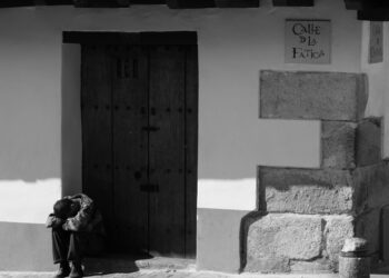 Kapıdaki Çocuk / Murat Şener