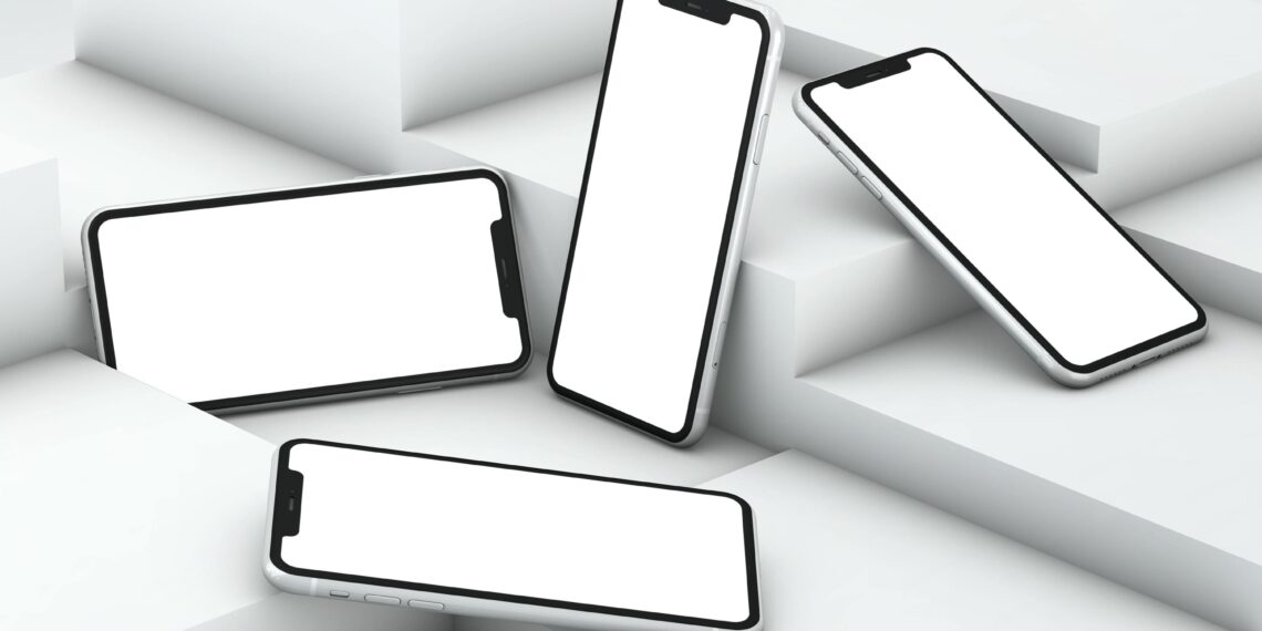 Dijital Çağda: Kâğıdın Sıcaklığı, Mavi Ekranın Sessizliği / Ayça Özgöztaşı