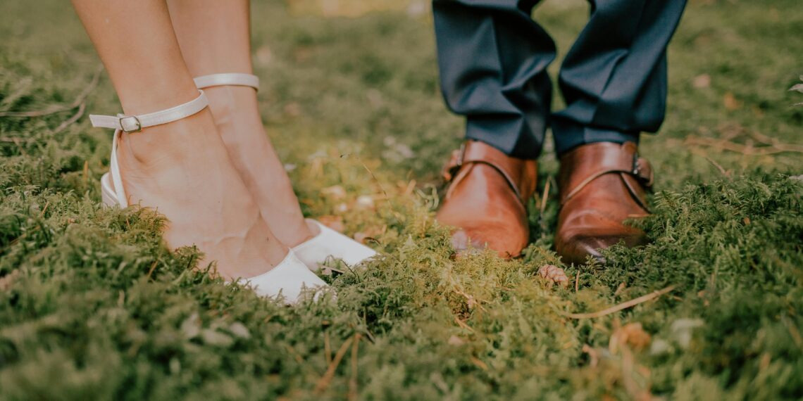 Hayat En Az İki Kişilik / Ali Gürler