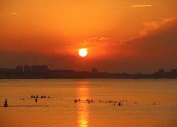 Bir Yaz Akşamında / Nafiye Tanbastılar
