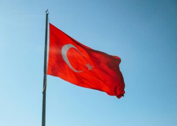 Şafak Çiçeğim /  Mehmet Çobanoğlu