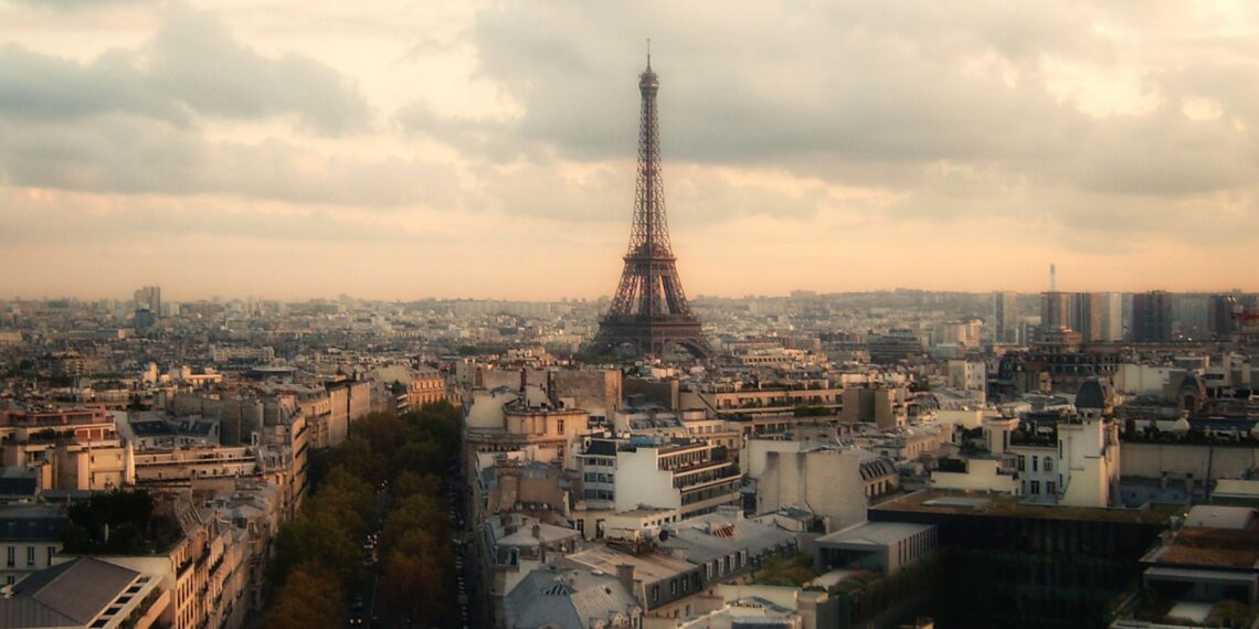 Paris’e Gidemeyenin Paris Şiiri / Metin Fırat