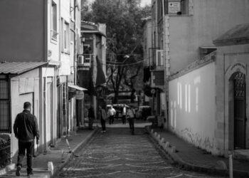 İroni / Turgut Gireniz