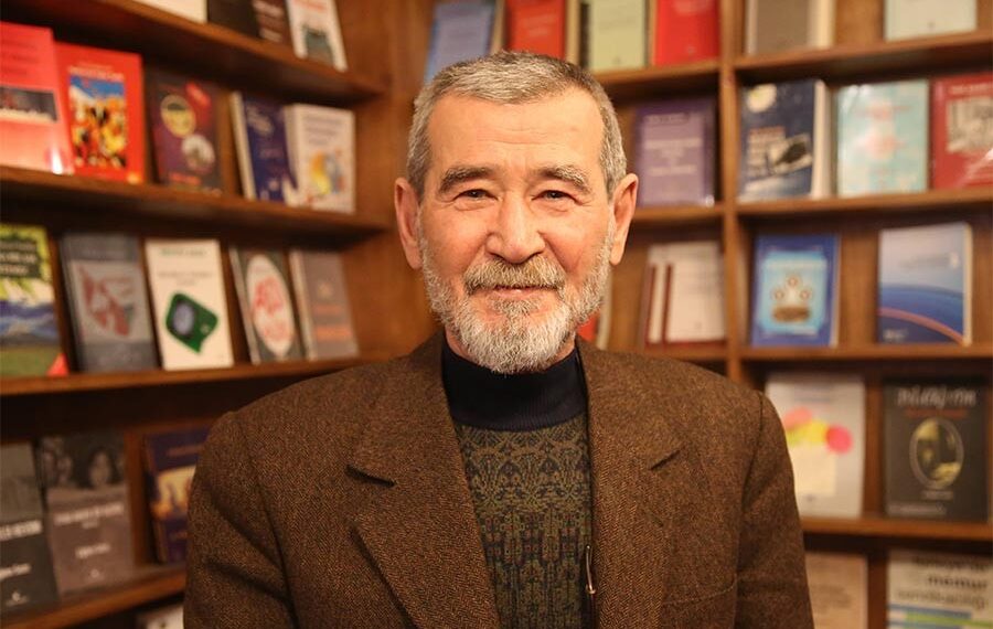 Çağdaş Türk Edebiyatı Şairi Ahmet Telli 