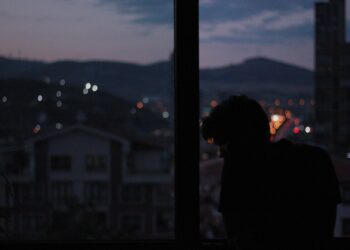 Gecenin Bir Vaktindeyim / Mahmut Çiçekdağı
